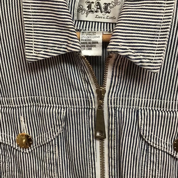 DONATED⚡️LIVE A LITTLE⚡️❣️Seersucker Zip Jacket - Picture 6 of 7